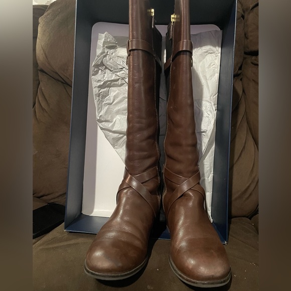 Size 6.5 - Picture 3 of 4